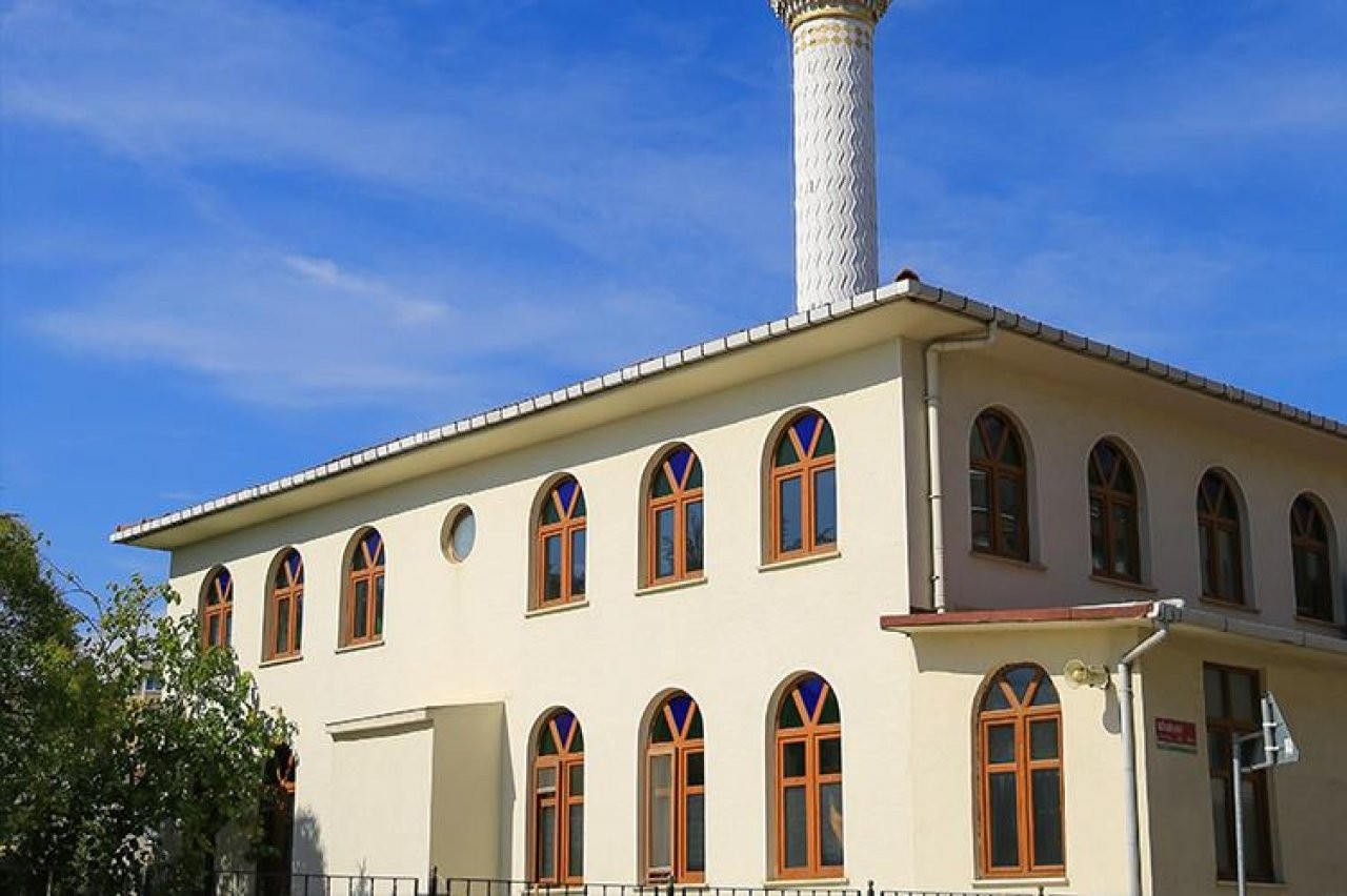 Çekmeköy Camii
